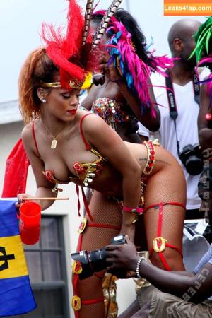 Rihanna photo #4547