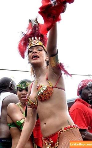 Rihanna photo #4549