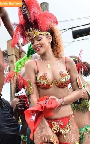 Rihanna photo #4550