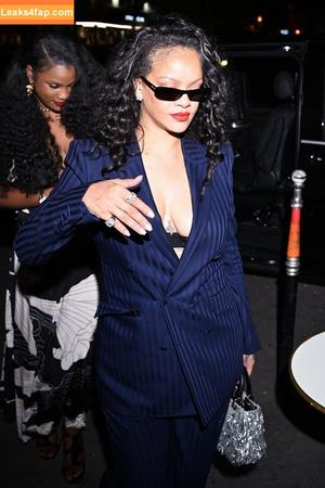 Rihanna photo #4559