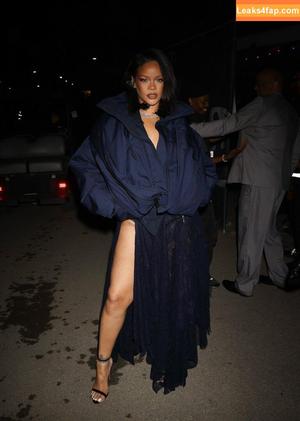 Rihanna photo #4565