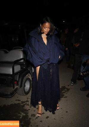 Rihanna photo #4568