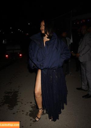 Rihanna photo #4569
