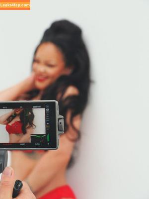 Rihanna photo #4582
