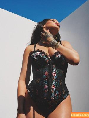 Rihanna photo #4598