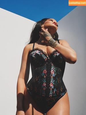 Rihanna photo #4599