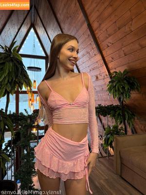 Rika Lovnse photo #0155