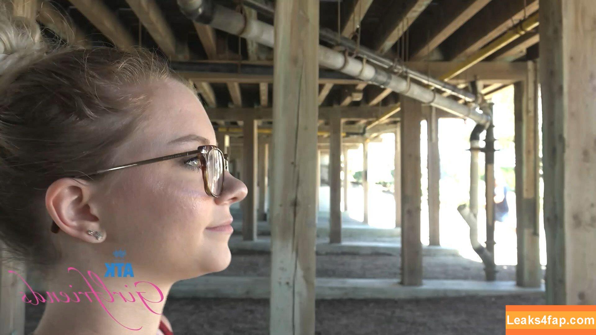 Riley Star / RileyStarrrr / rileystarxxx / whyrileystar leaked photo photo #0043