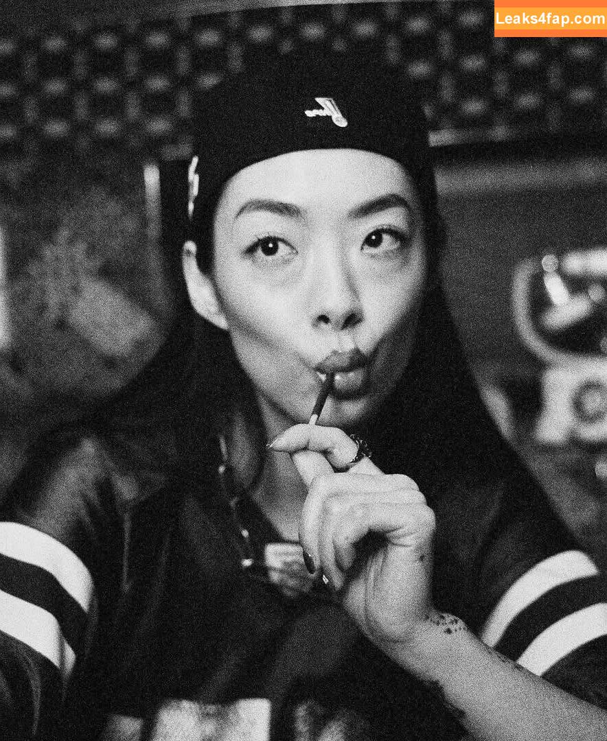 Rina Sawayama / rinasonline / soyjotaeme слитое фото фото #0106