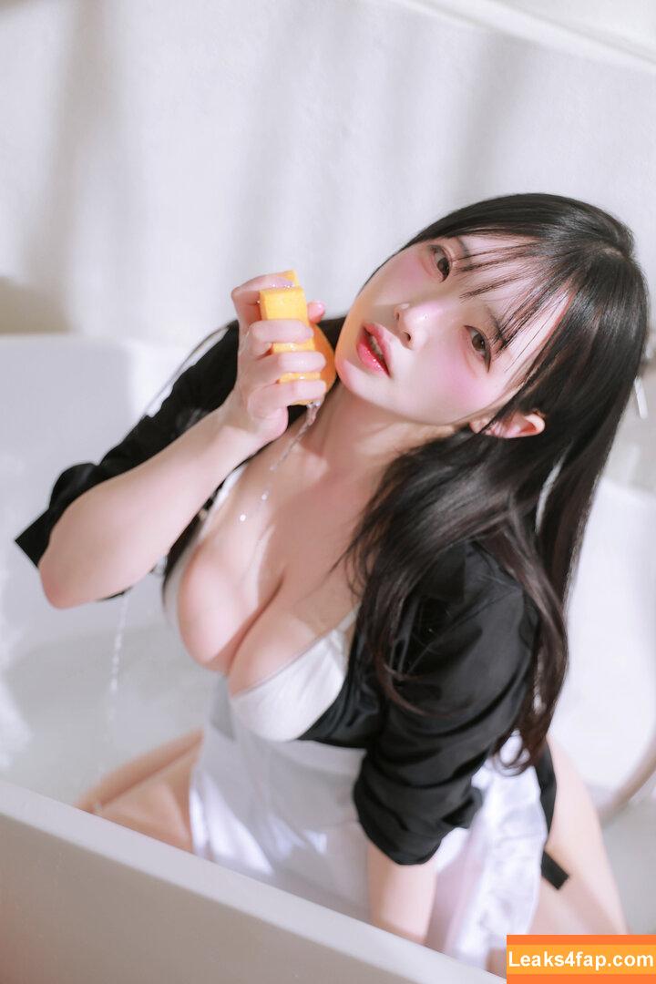 Rina / momorina / rina_sg / rinajvlog leaked photo photo #0538