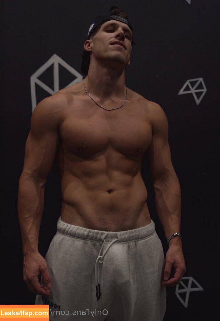 rippedshow /  leaked photo photo #0027