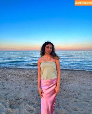 Riya Shukla фото #0012