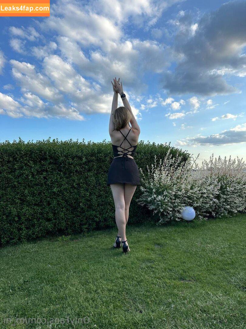 ro_ni /  leaked photo photo #0013