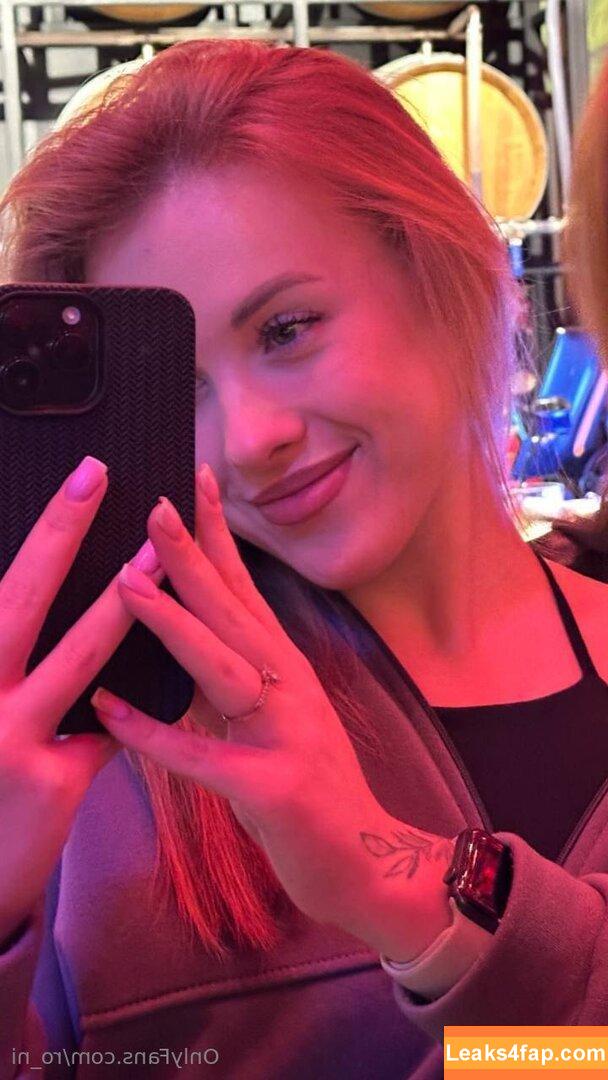ro_ni /  leaked photo photo #0016