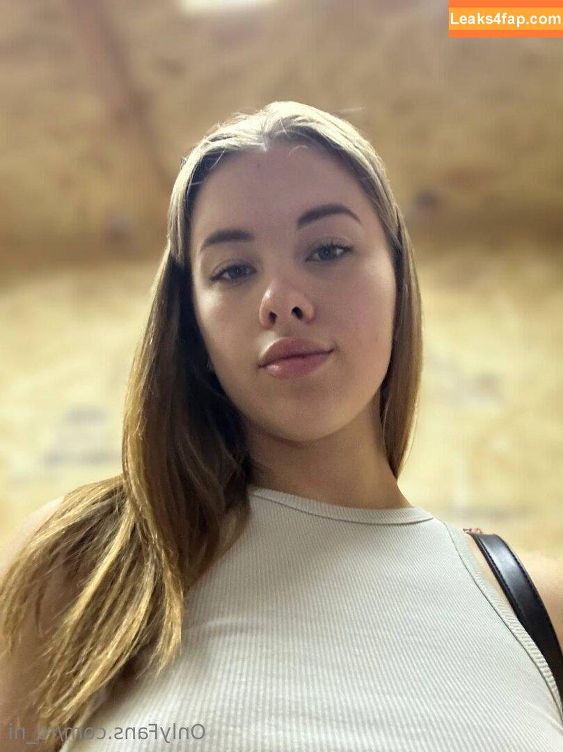 ro_ni /  leaked photo photo #0035