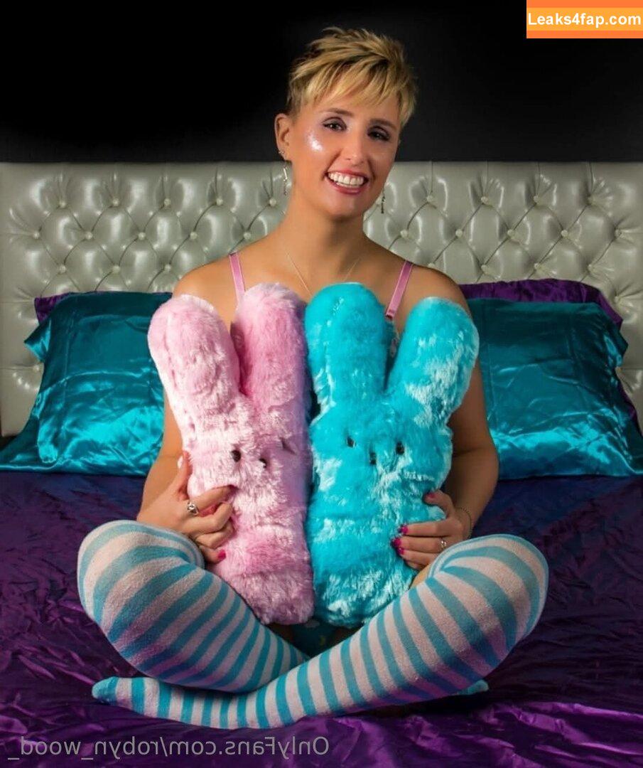 robyn_wood_ / robynrwood leaked photo photo #0005