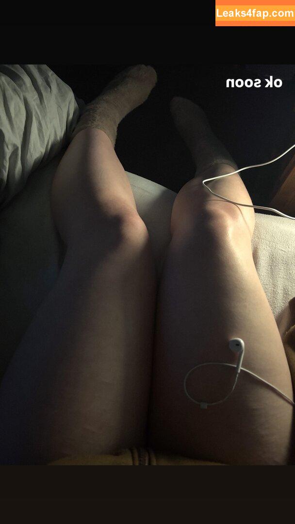 Robyn / robynsnotreal / rrr0byn / therealredrobyn leaked photo photo #0572