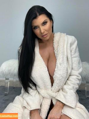 Romi Rain photo #0025