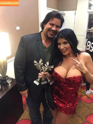 Romi Rain photo #0184