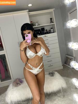 Romi Rain photo #0455