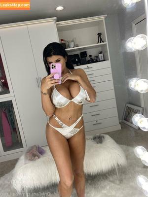 Romi Rain photo #0540