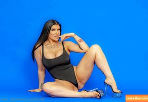 Romi Rain photo #0666