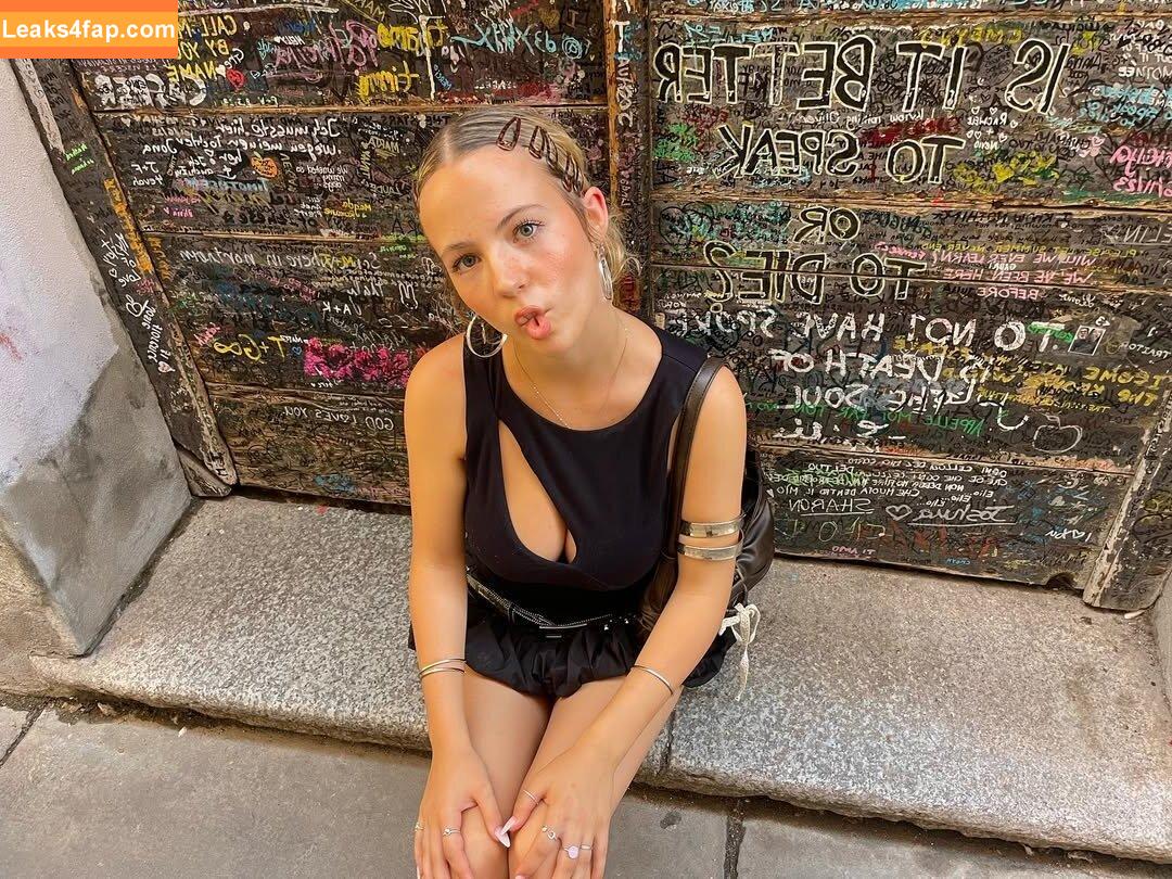 rosalie / r.osalied / sweeetrosalie leaked photo photo #0032