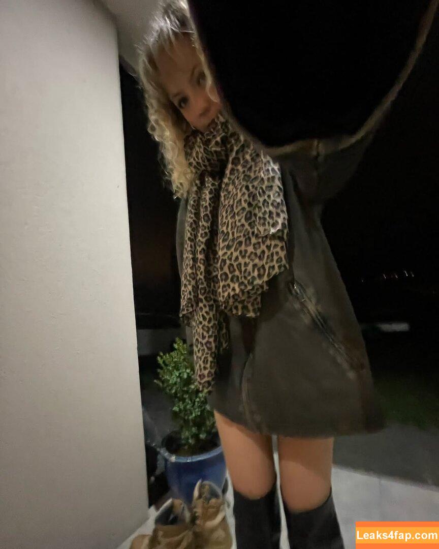 rosalie / r.osalied / sweeetrosalie leaked photo photo #0049