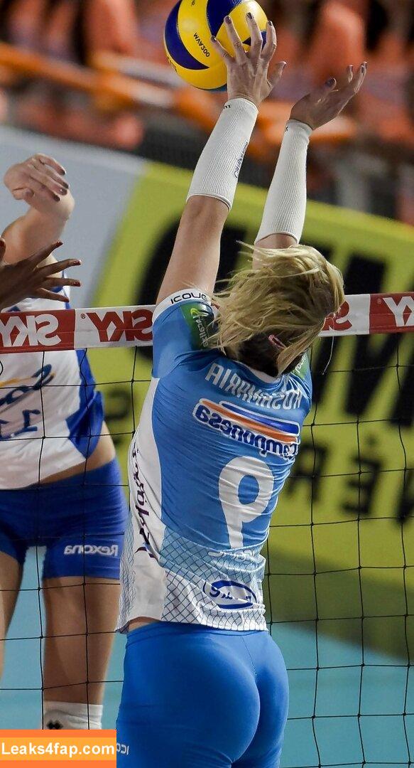 Rosamaria Montibeller / rosamariaoficial leaked photo photo #0444