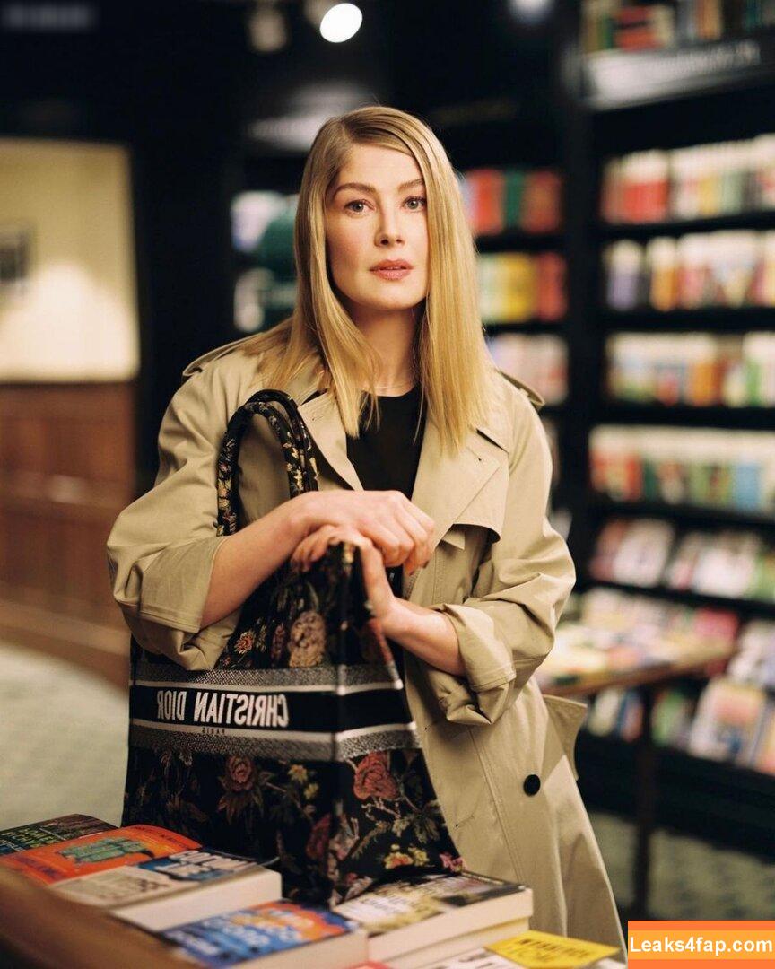 Rosamund Pike / mspike leaked photo photo #0124