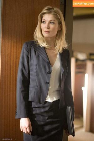 Rosamund Pike photo #0186