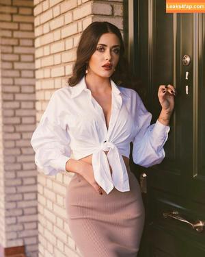 Rosario Matew photo #0001