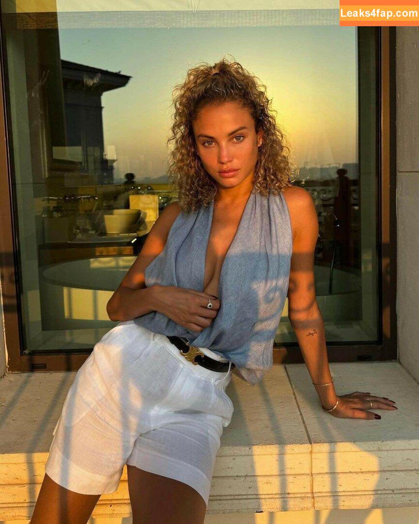 Rose Bertram Model / SI Swimsuit / rose_bertram leaked photo photo #0090