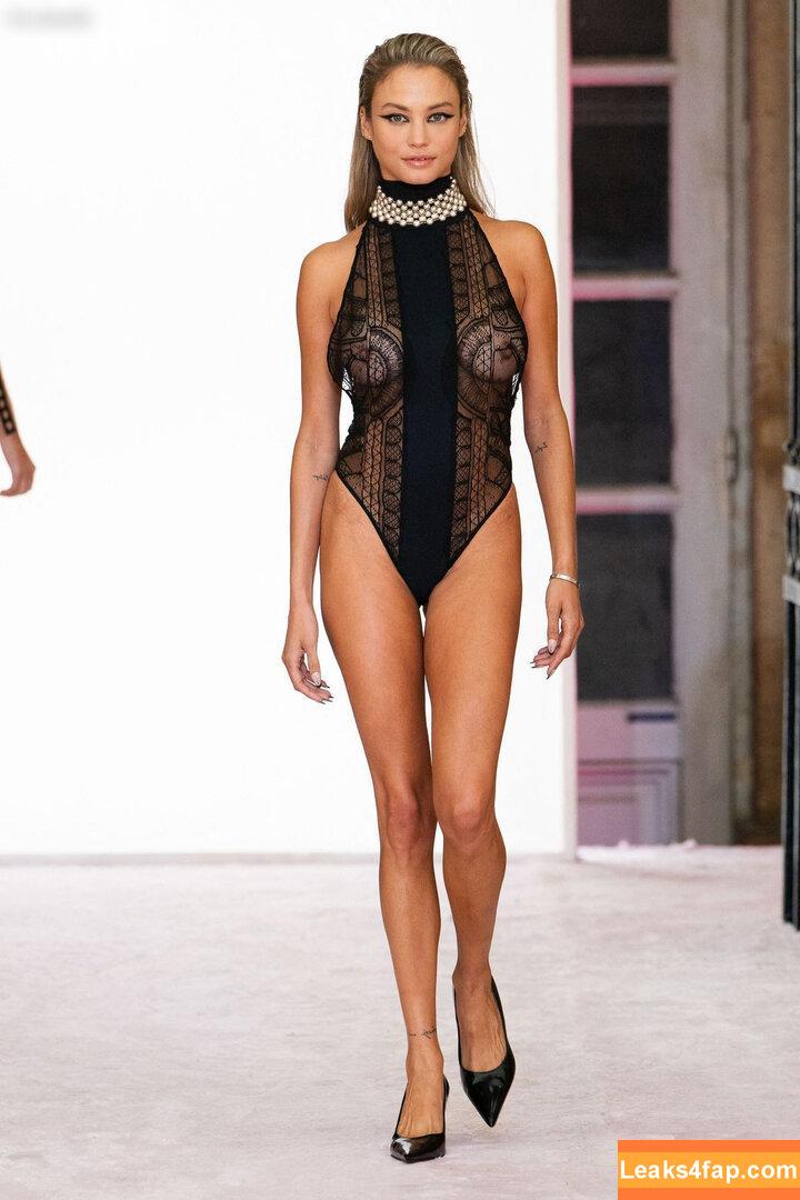 Rose Bertram / rose_bertram leaked photo photo #0165
