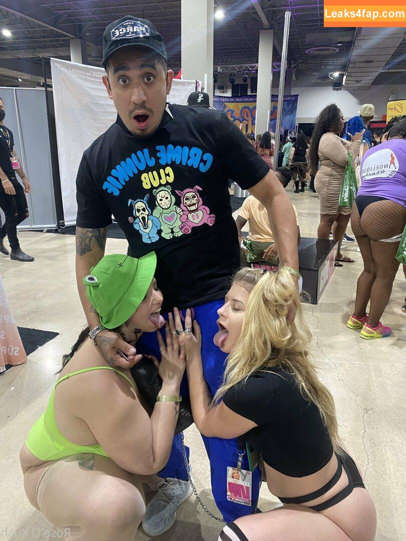 rose_d_kush / rosedkush__ leaked photo photo #0040