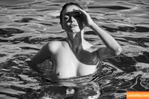 Rose Mcgowan photo #0005