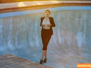 Rose Mcgowan photo #0010