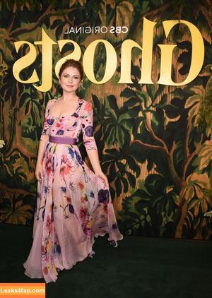 Rose McIver photo #0052