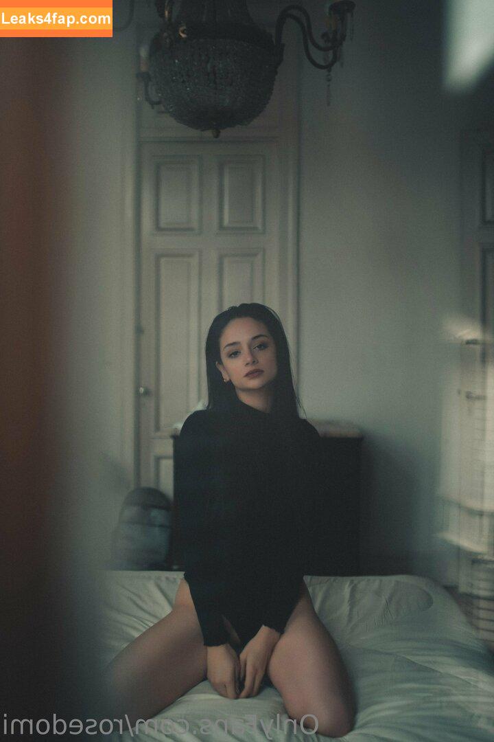 rosedomi /  leaked photo photo #0160