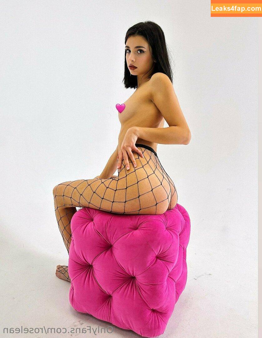 roselean / Comfortablge / roselean1111 leaked photo photo #0077