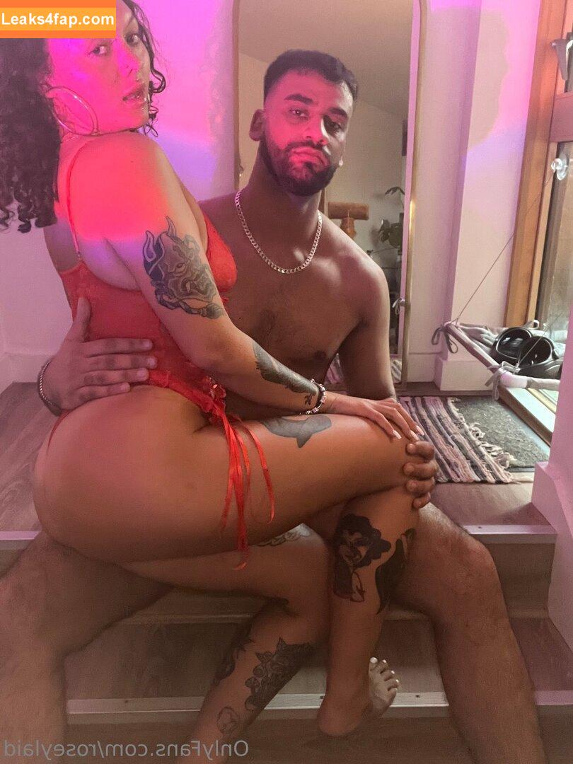 rosey_the_throaty / rosey_the_reader leaked photo photo #0004