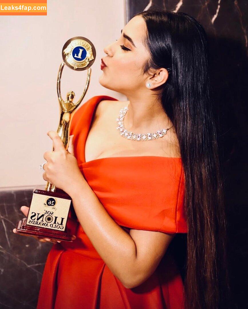 Roshni Walia / roshniwaliaa leaked photo photo #0008