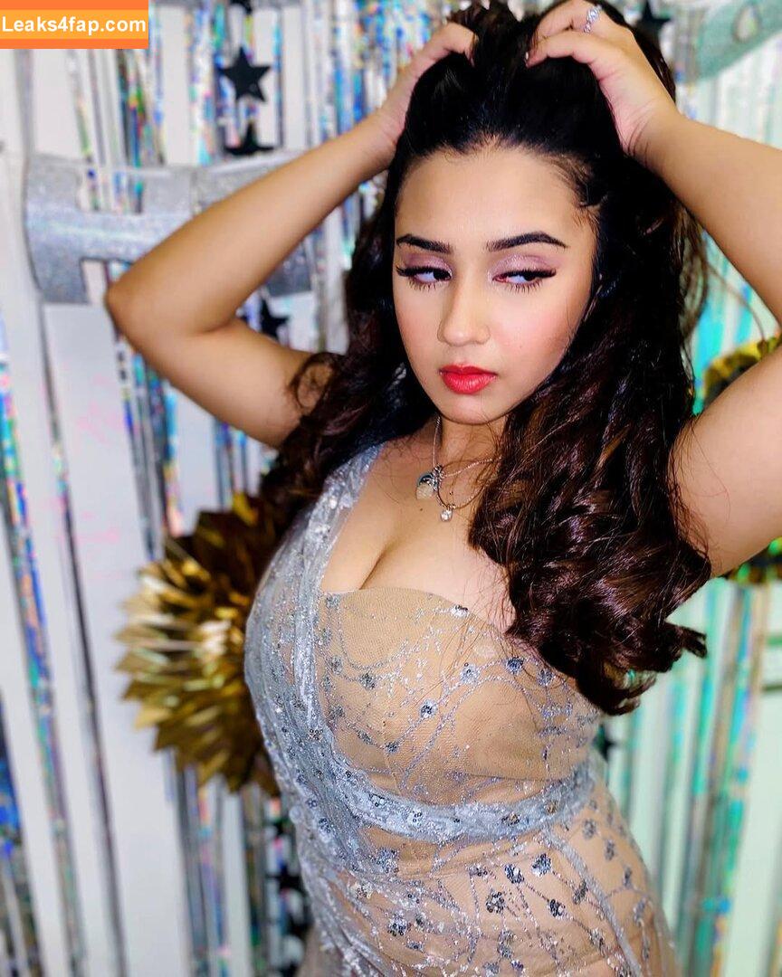 Roshni Walia / roshniwaliaa leaked photo photo #0009