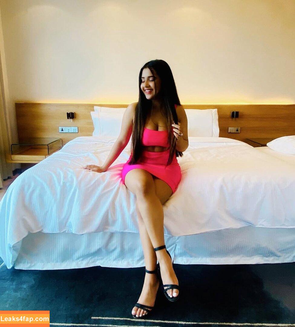 Roshni Walia / roshniwaliaa leaked photo photo #0010