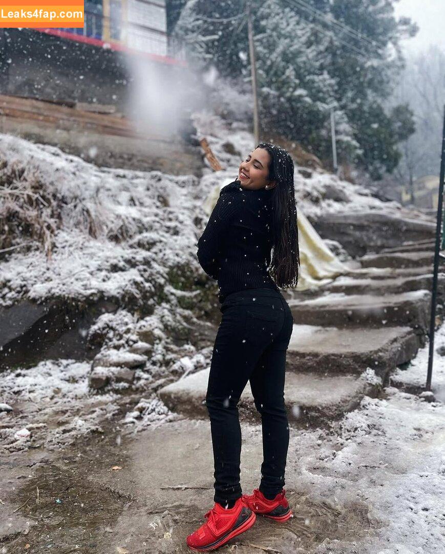 Roshni Walia / roshniwaliaa leaked photo photo #0015