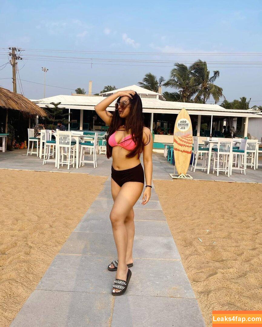 Roshni Walia / roshniwaliaa leaked photo photo #0022