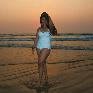 Roshni Walia photo #0003