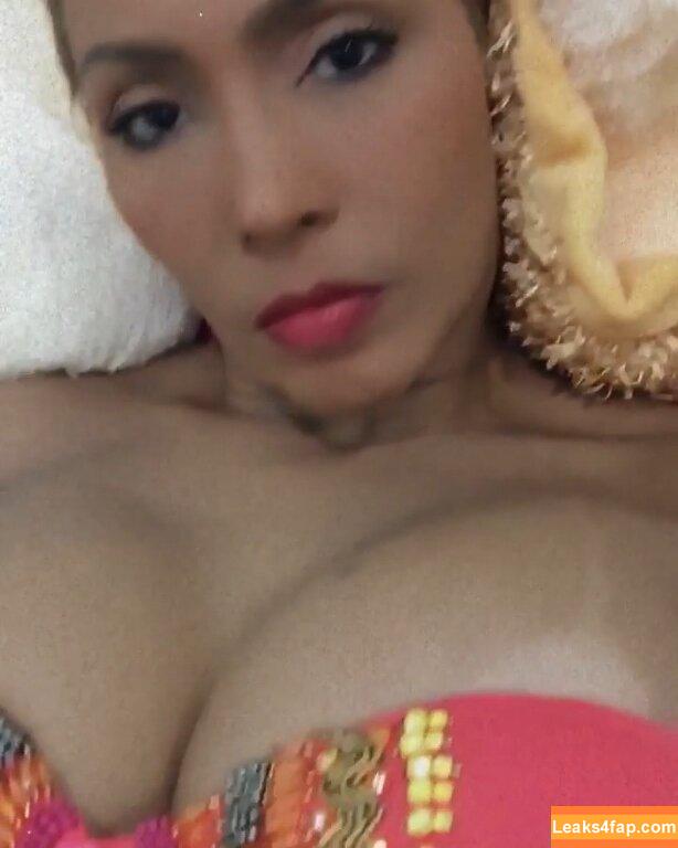 Rosiane Pinheiro / rosianepinheir / rosianepinheiro / rosypinheirotrans слитое фото фото #0010