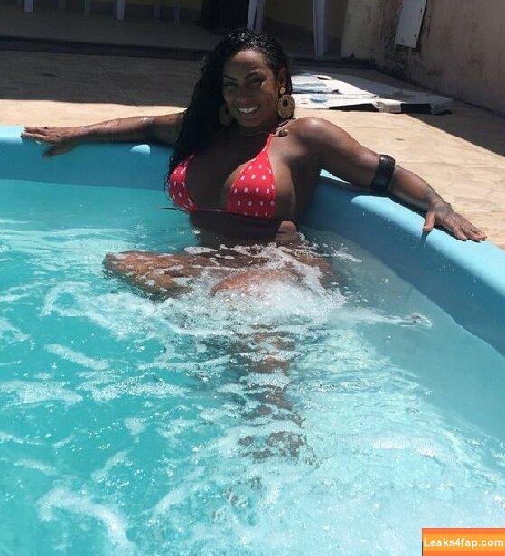 Rosiane Pinheiro / rosianepinheir / rosianepinheiro / rosypinheirotrans слитое фото фото #0040