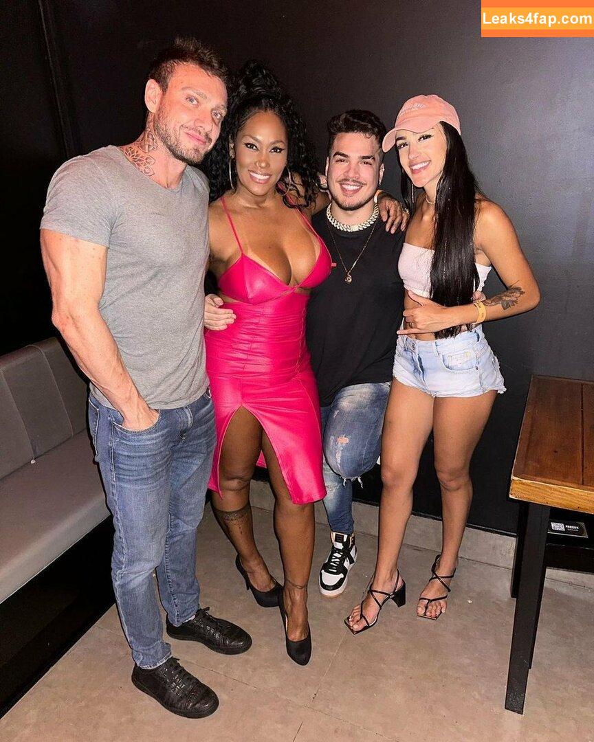 Rosiane Pinheiro / rosianepinheir / rosianepinheiro / rosypinheirotrans слитое фото фото #0063